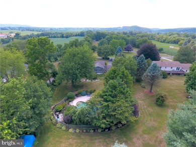 459 Krause Rd, Fleetwood, PA 19522 - photo 4