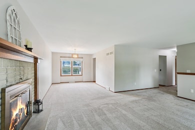 110 Valley View Ct, Verona