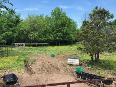 1310 Pickle Rd, Petersburg, TN 37144 - photo 6