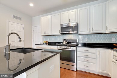 3059 Rittenhouse Cir unit 67, Fairfax, VA 22031 - photo 5