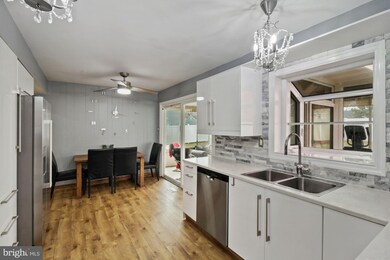 3902 Woodhaven Ln, Bowie, MD 20715 - photo 5