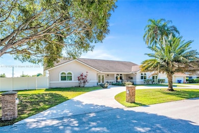 10700 SW 139th Rd, Miami, FL 33176 - photo 4