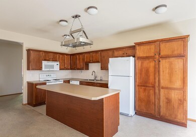 2118 NW Cedar Ave, Redmond, OR 97756 - photo 5