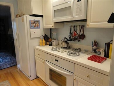 617 Washington St unit 104, Wellesley, MA 02482 - photo 5