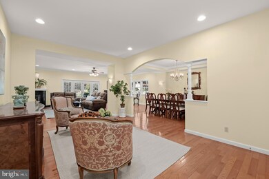 11514 Karen Dr, Potomac, MD 20854 - photo 5