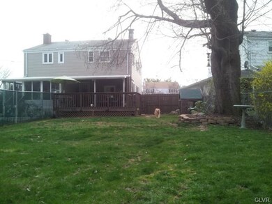 1310 Greenview Dr, Bethlehem, PA 18018 - photo 6