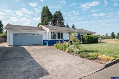 1102 NE 16th Ave, Albany, OR 97321 - photo 2