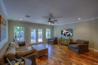 007_Living Room