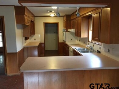 1826 1826 Sequoia, Tyler, TX 75703 - photo 2