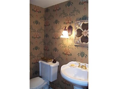1/2 bath off of foyer area