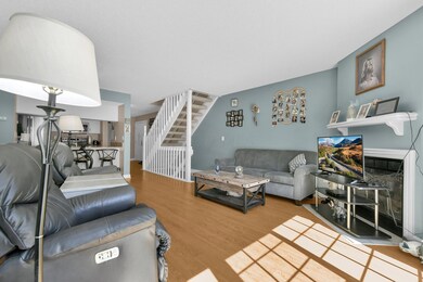 7-web-or-mls-2521-dahlia-way