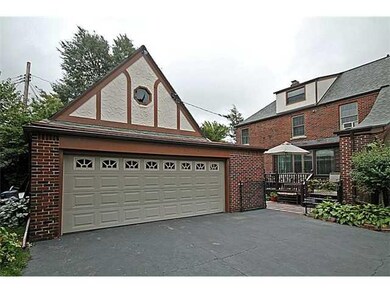 Parking Lot/Garage