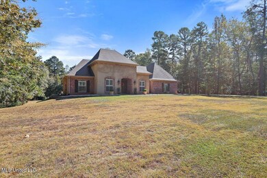 02-470 N Brandon Blvd