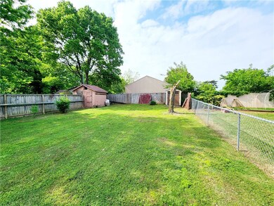 1013 W Linden St, Rogers, AR 72756 - photo 4