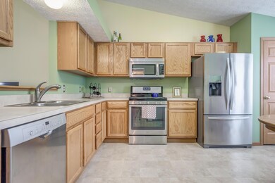 Kitchen (additional photos)