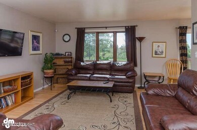 661 W 92nd Ave Anchorage AK-small-003-Li