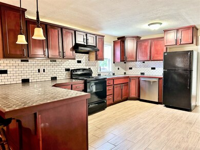 2509 E Lynn St, Anderson, IN 46016 - photo 2