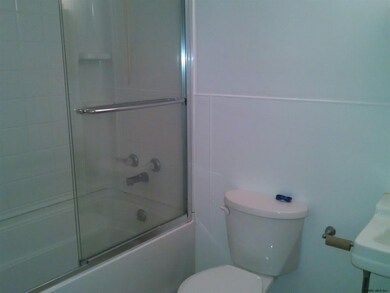 524 Maple Ave unit 7, Saratoga Springs, NY 12866 - photo 5