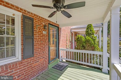 2716 Farnsworth Dr, Alexandria, VA 22303 - photo 5