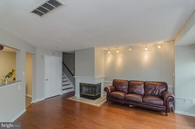 8316 Duck Hawk Way unit 9, Lorton, VA 22079 - photo 5