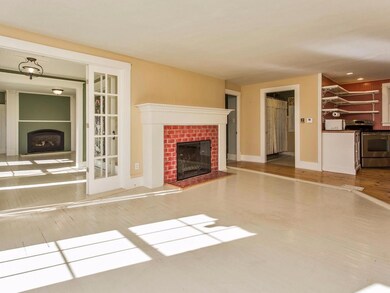 Open concept family room & kitchen