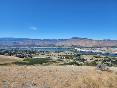 2025 Cougar Ridge Rd, East Wenatchee, WA 98802 - photo 4