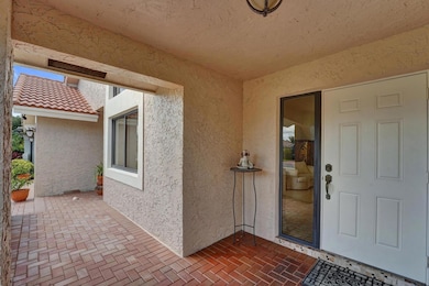 1541 W Oak Knoll Cir, Davie, FL 33324 - photo 6