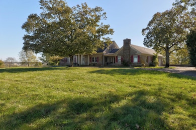 1500 Thatchers Mill Rd, Paris, KY 40361 - photo 2