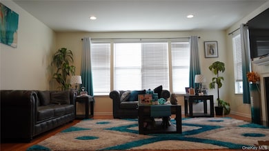 1402 Hawthorn Way, New Windsor, NY 12553 - photo 6