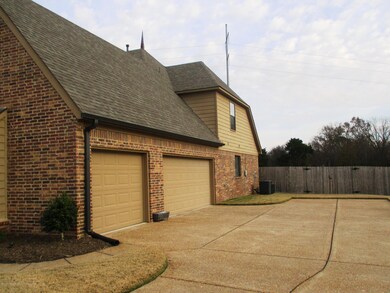 Triple Garage