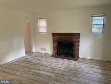 2200 Greenwich St, Falls Church, VA 22043 - photo 3