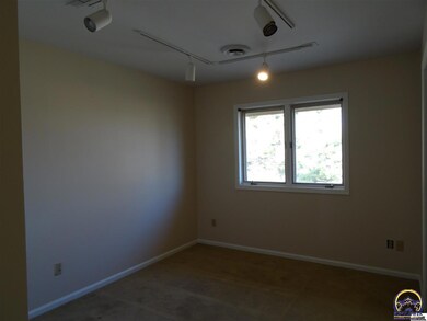 3744 SW Deer Trail Dr, Topeka, KS 66610 - photo 7
