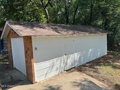 923 Bendat St, McComb, MS 39648 - photo 4