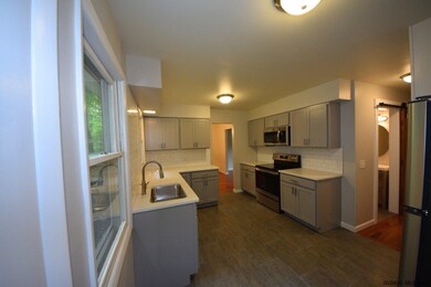 77 Mccormack Rd unit A, Slingerlands, NY 12159 - photo 4