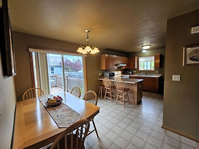 Huge Eat-in Kitchen!