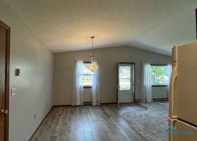 137 Clifton Ave, Findlay, OH 45840 - photo 6