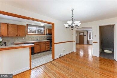 493 Westmont Dr, Darby, PA 19023 - photo 7