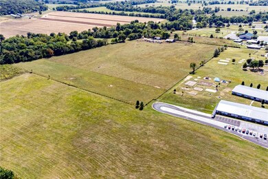 168 Doolin Dr, Elkins, AR 72727 - photo 2