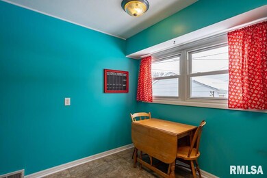 2863 Washington St, Davenport, IA 52804 - photo 3