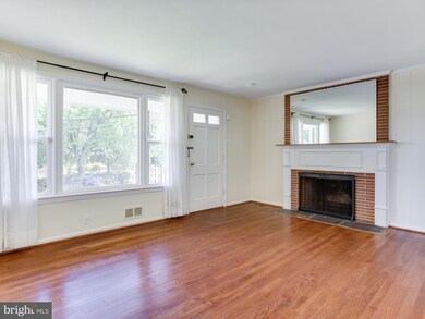 8308 Longfellow St, New Carrollton, MD 20784 - photo 2