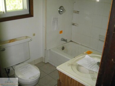unlisted-address, Lansing, MI 48910 - photo 5