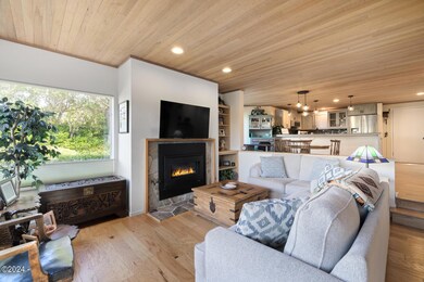 4175 HWY 101 J3 Small-12