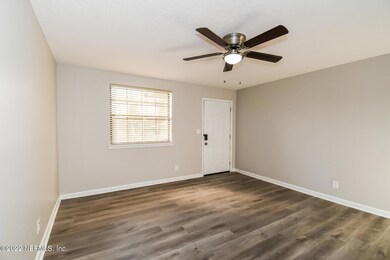 018-photo-living-room-12105633