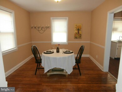 117 Edgewood St, Baltimore, MD 21229 - photo 4