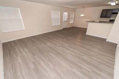 10927 Myrtle Oak St, Houston, TX 77016 - photo 2