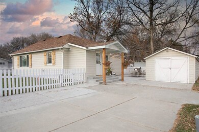 101 N Park St, Joliet, MT 59041 - photo 2