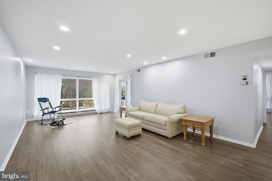 Hill House unit 238, Huntingdon Valley, PA 19006 - photo 6