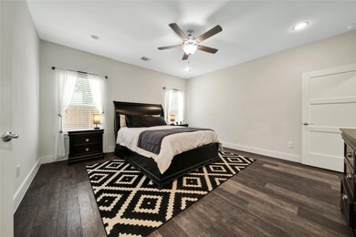 1446 W 34th 1 2 St, Houston, TX 77018 - photo 3