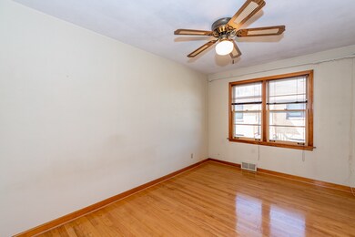 2027 Walnut St, Waukegan, IL 60087 - photo 4