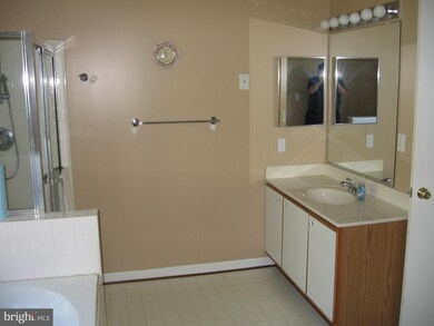 6112 Rosedale Dr, Hyattsville, MD 20782 - photo 4